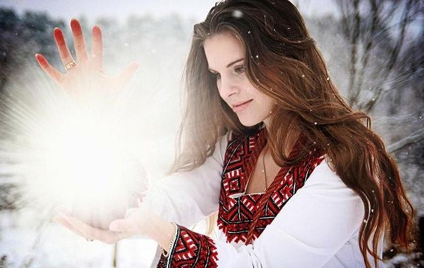 Алана Инош