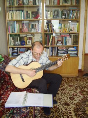 Александр Маи