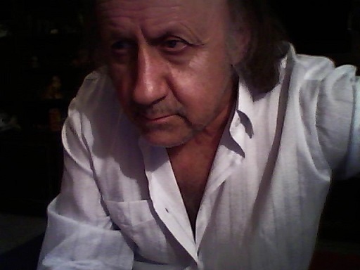 Ана Толь