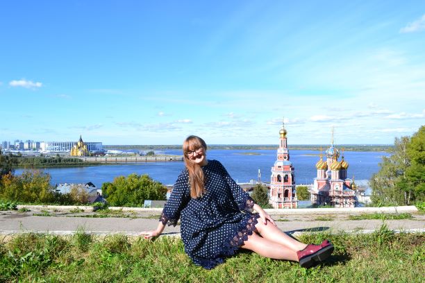 Тина Микова