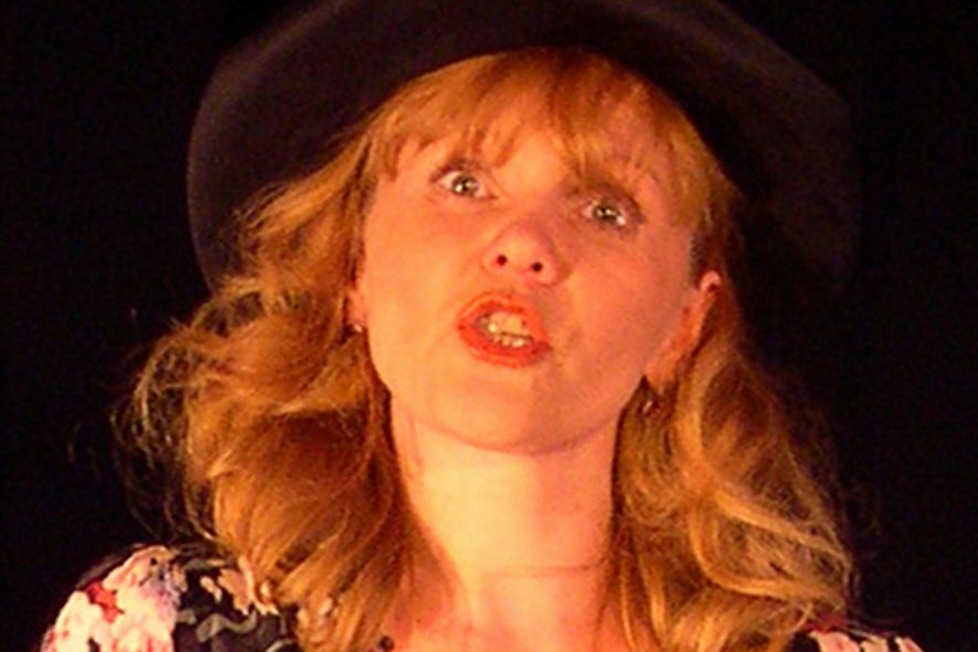 Лена Одинцова