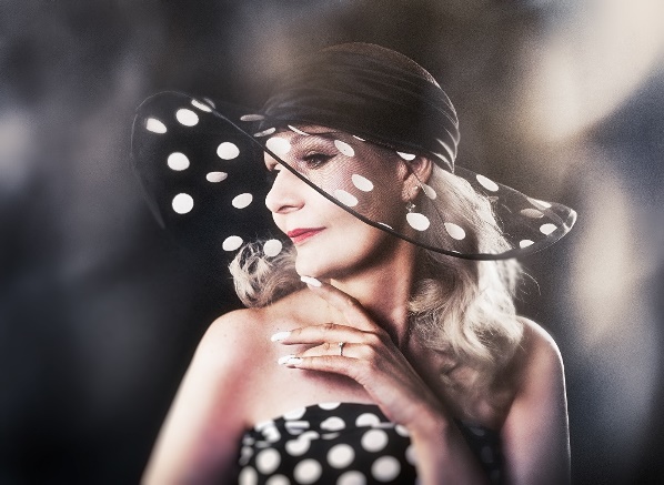 Елена Жмачинская