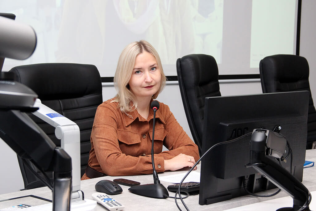 Елена Крикливец