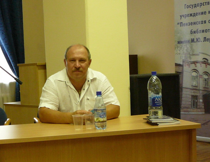 Михаил Зверев