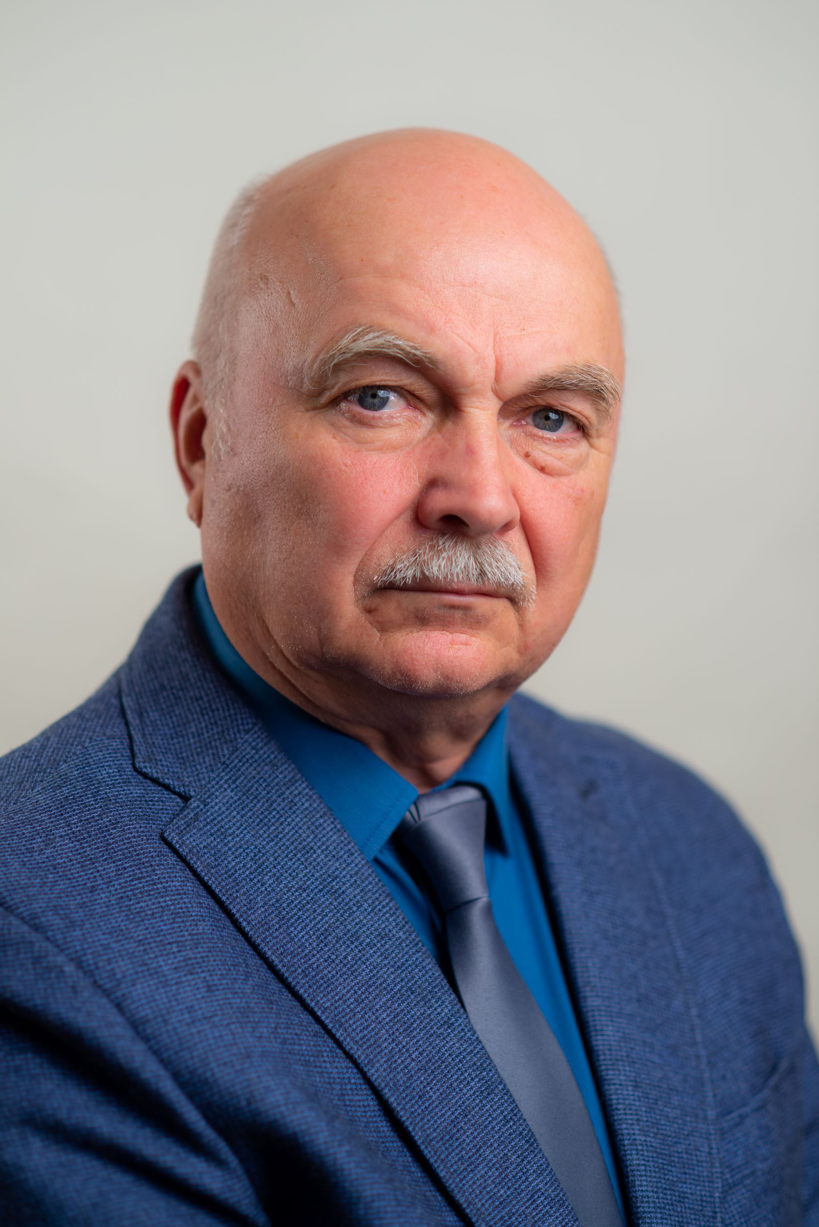 Виктор Пахомов