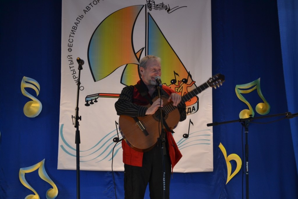 Михаил Песин