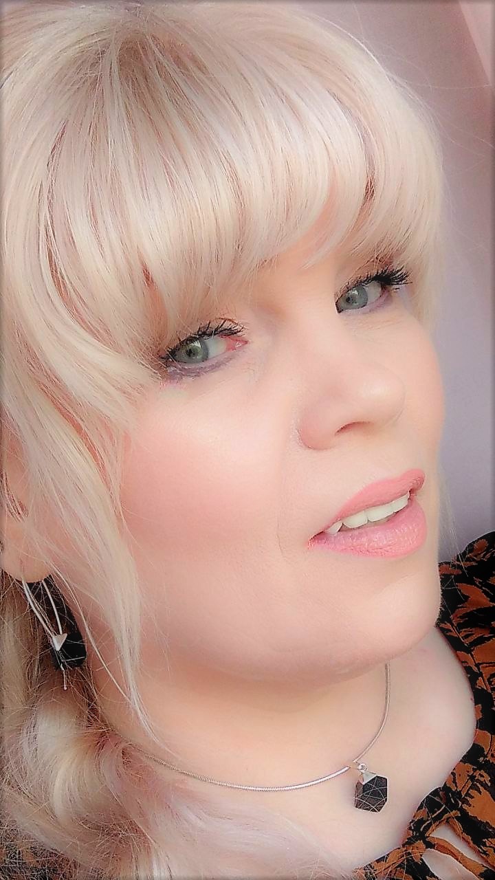 Вики Совали