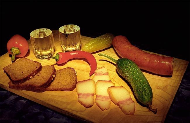 название название