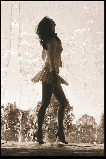 девушка под дождем
