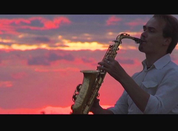 Мужчина и саксофон , все о саксофоне , что интересное есть?