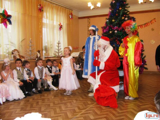 Детский утренник в саду новый год Детский утренник в саду новый год