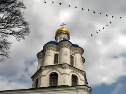 Гаснут свечи, плачут, догорают