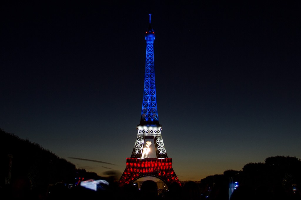french essays on paris Upon arriving in paris, i first went to see the illuminated eiffel tower at night after waiting on a long line, finally getting on the cramped elevator reminded me of being on a new york city subway at rush hour as i could barely breathe. french essays on paris Upon arriving in paris, i first went to see the illuminated eiffel tower at night after waiting on a long line, finally getting on the cramped elevator reminded me of being on a new york city subway at rush hour as i could barely breathe.