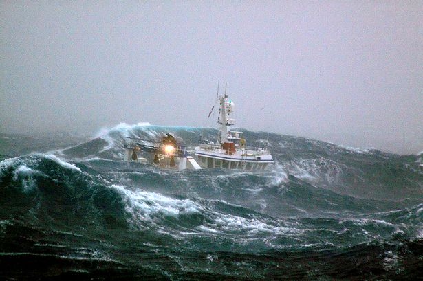 подводные лодки во время шторма подводные лодки во время шторма
