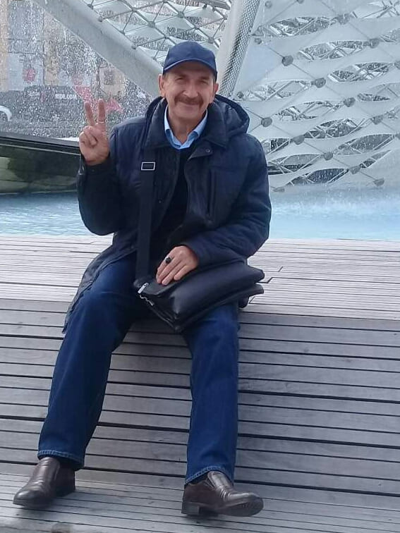 Владимир Холод