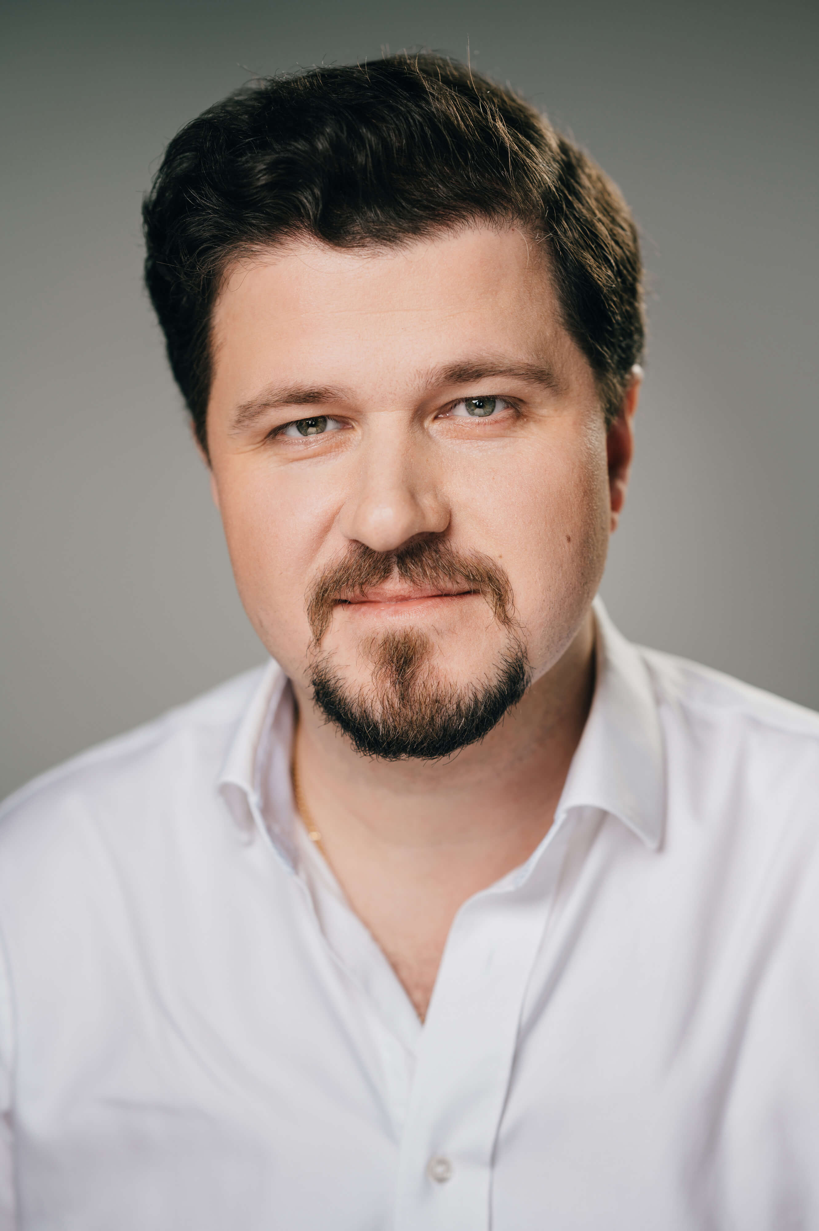 Олег Макаров