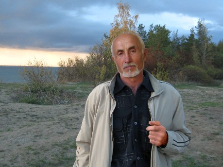 Влад Окладников