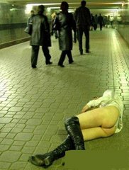 Фото в метро в юбках