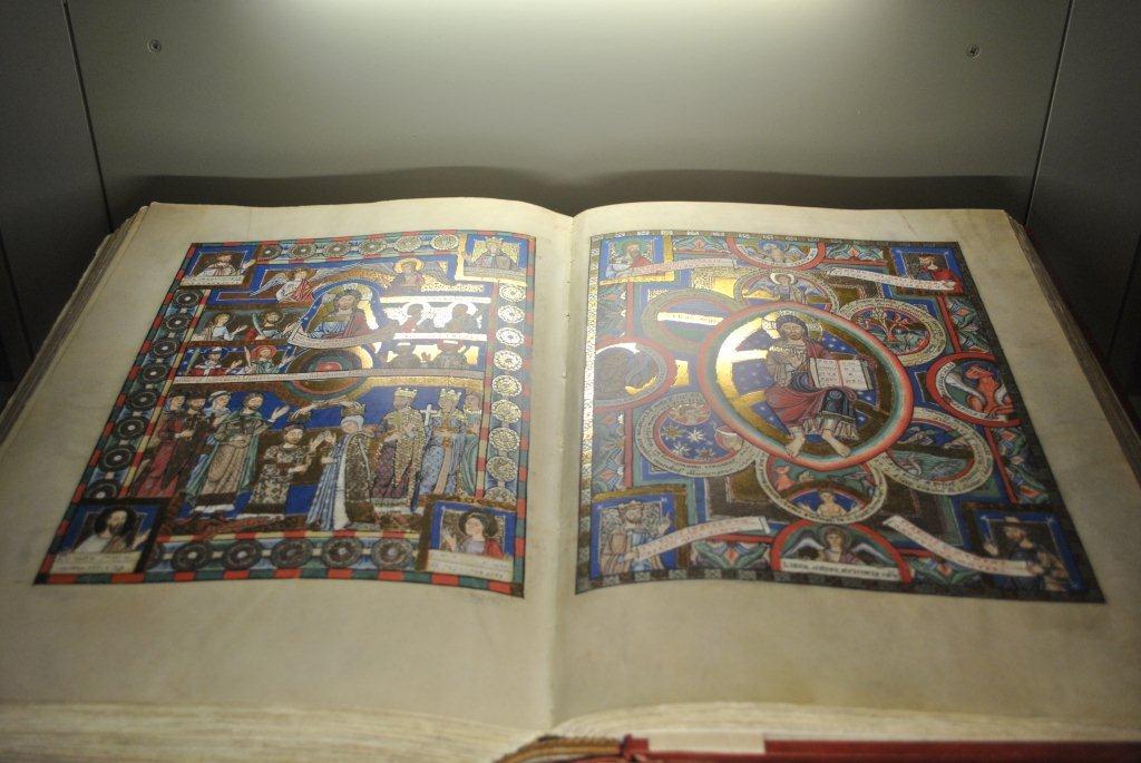 Картинки по запросу Евангелие Генриха Льва, 1188 год
