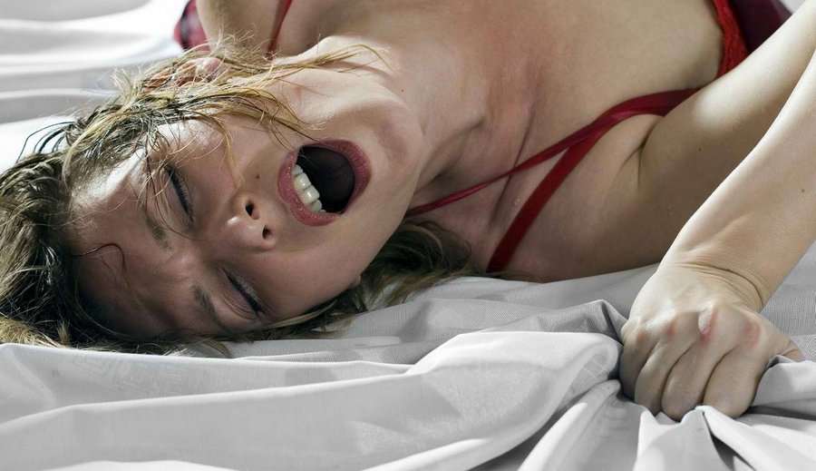 Girls Jungfrau Liebeskugeln Orgasmus