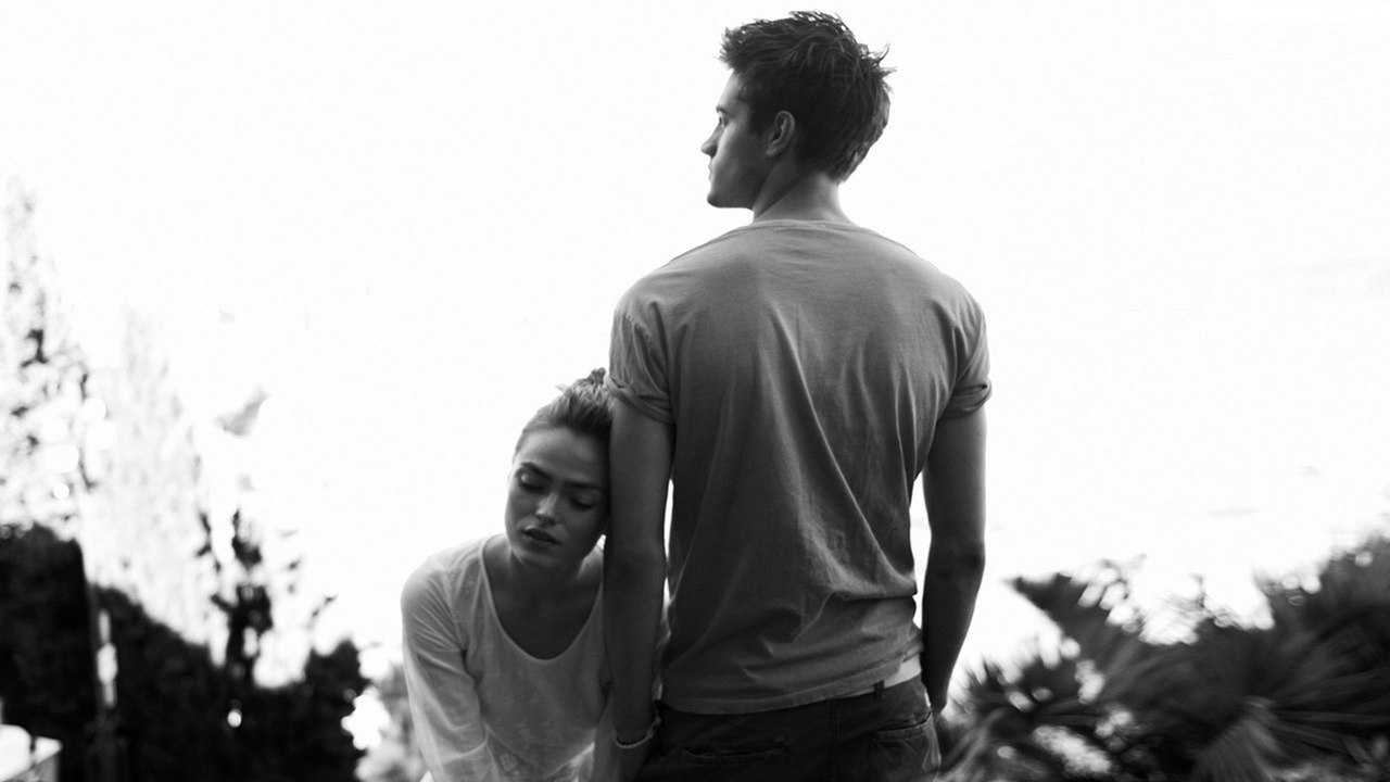 Ты плачешь? Убеждаюсь не впервой... (Лариса Шахбазян Лапшова) / Стихи.ру